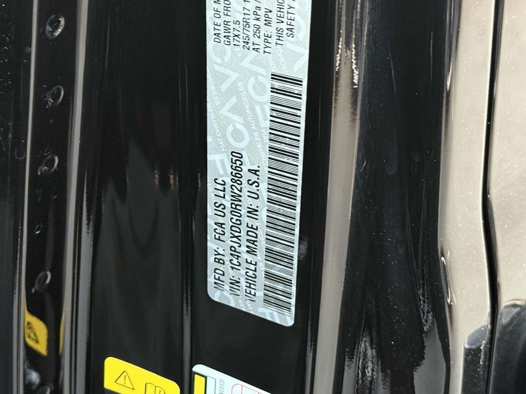 Vehicle image 17 of 26