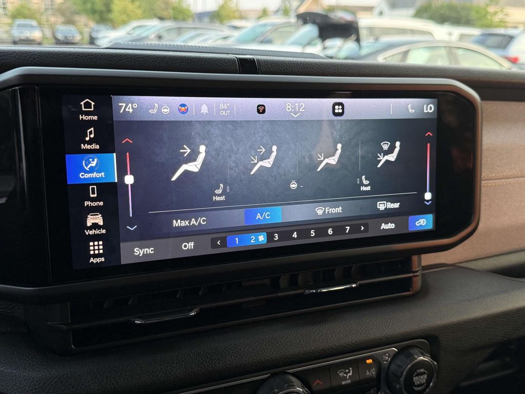 Vehicle image 14 of 26