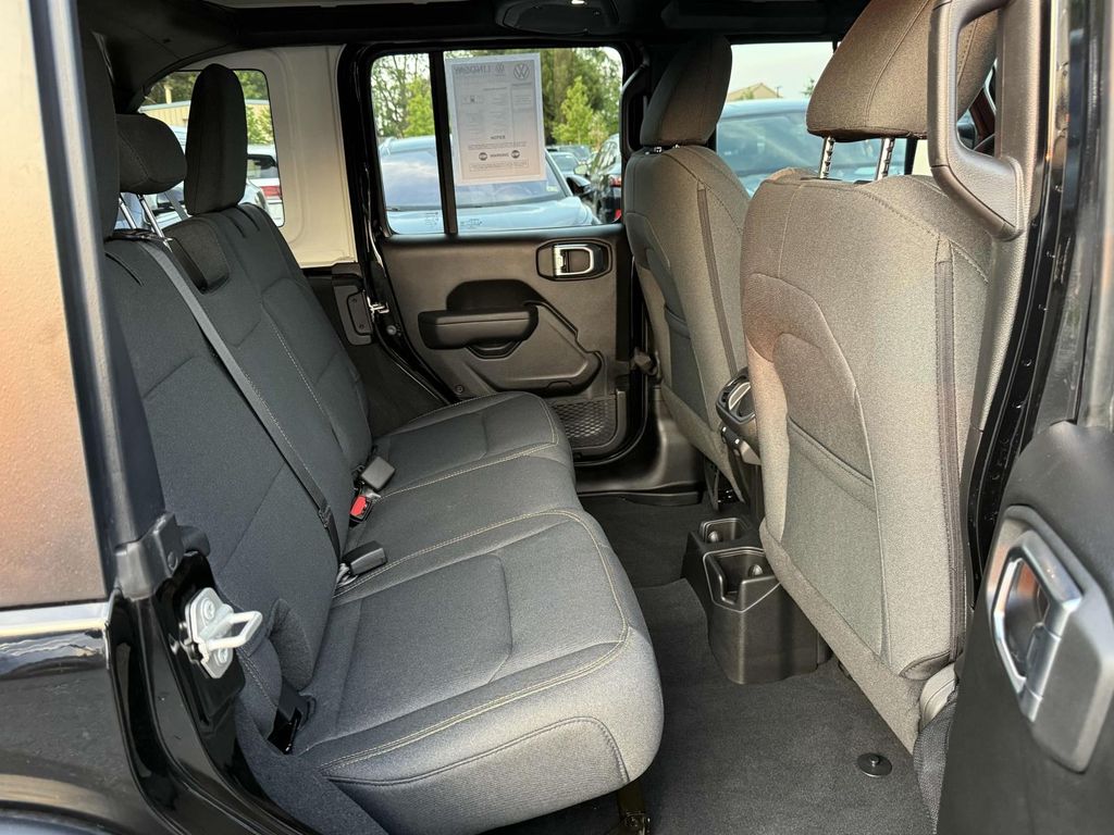 Vehicle image 8 of 26