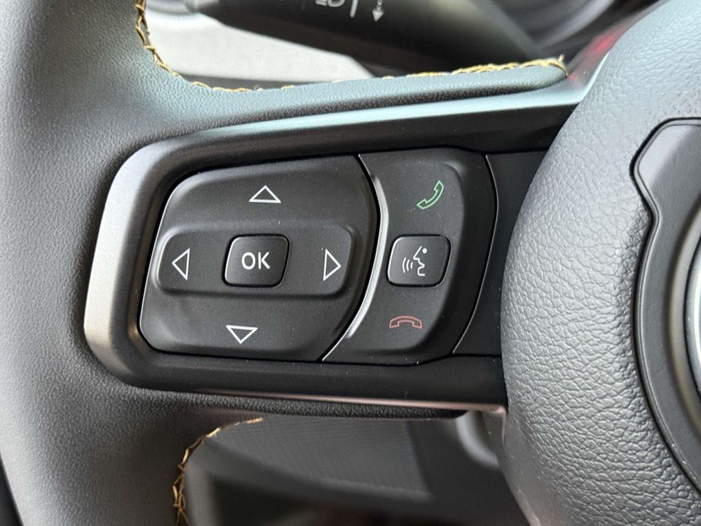 Vehicle image 20 of 26