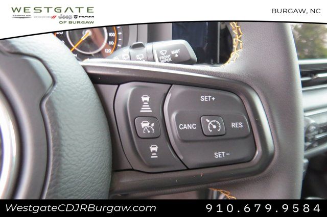 Vehicle image 17 of 19