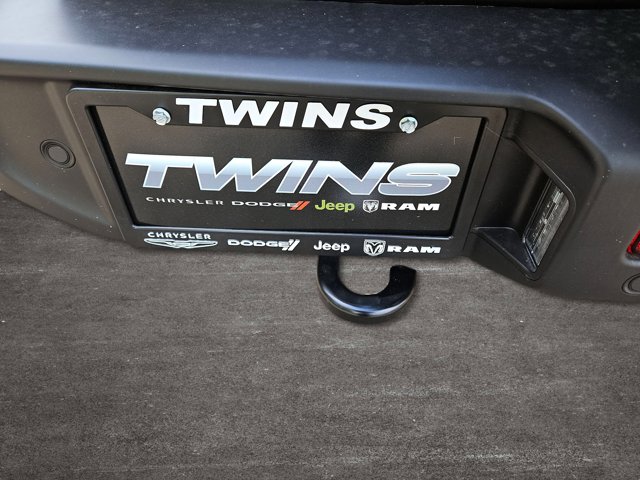 Vehicle image 31 of 67