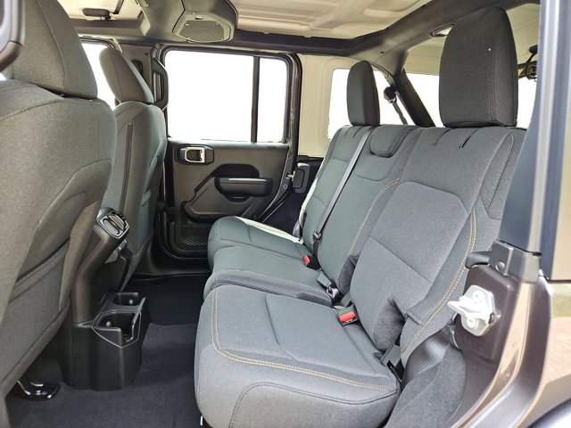 Vehicle image 13 of 67