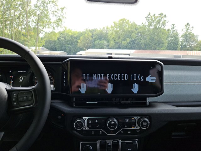 Vehicle image 17 of 67