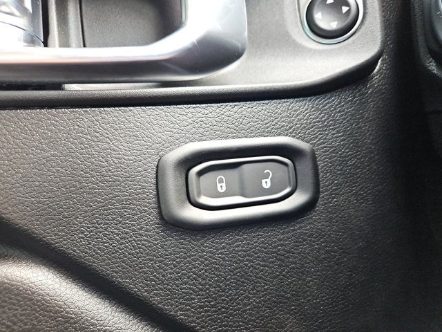 Vehicle image 55 of 67