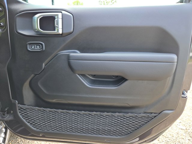 Vehicle image 26 of 67