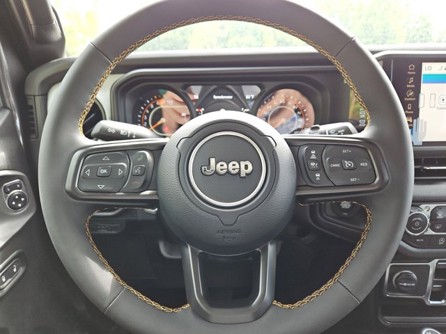 Vehicle image 21 of 67