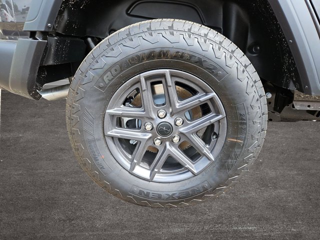 Vehicle image 34 of 67