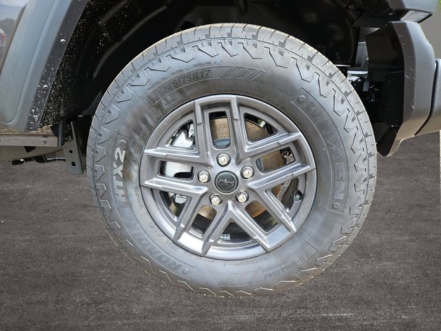 Vehicle image 33 of 67