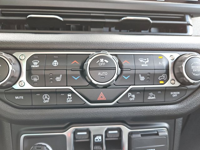 Vehicle image 63 of 67