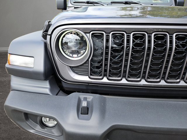 Vehicle image 41 of 67