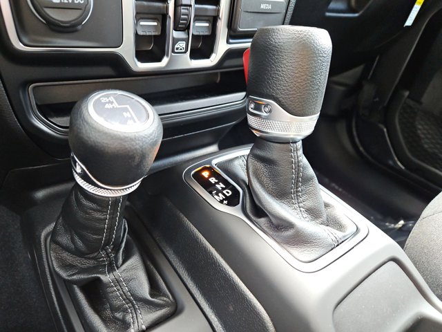 Vehicle image 62 of 67