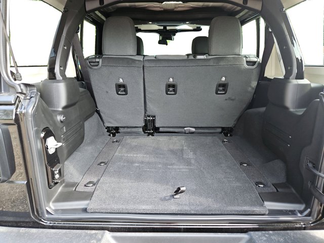 Vehicle image 17 of 66