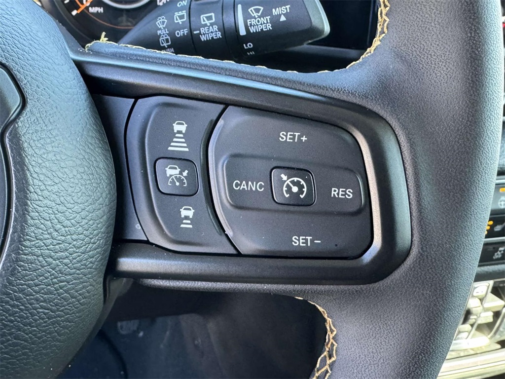 Vehicle image 24 of 30