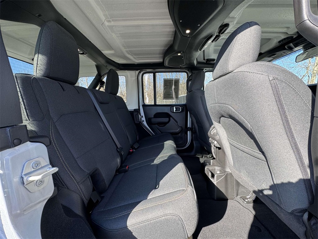 Vehicle image 9 of 30