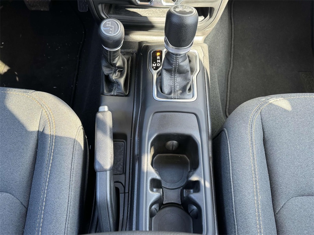 Vehicle image 18 of 30