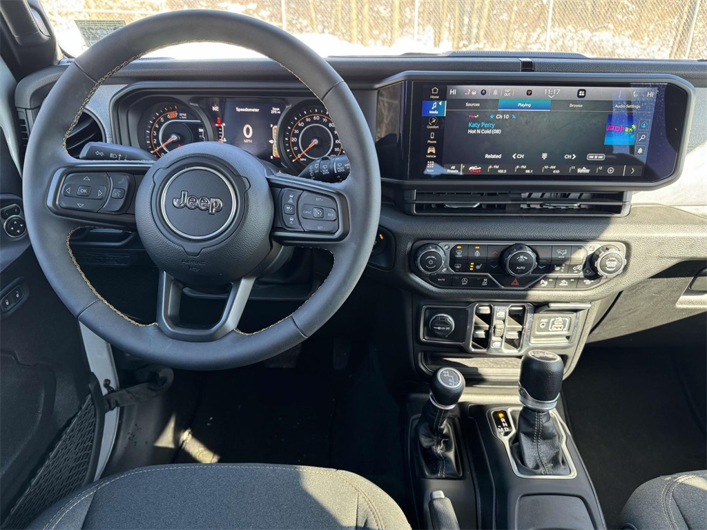 Vehicle image 15 of 30