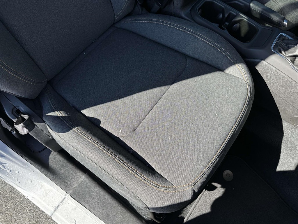 Vehicle image 12 of 30