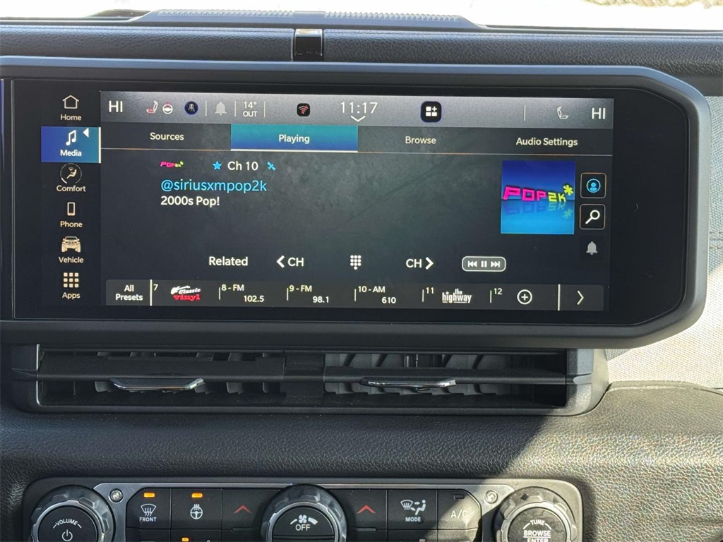 Vehicle image 17 of 30