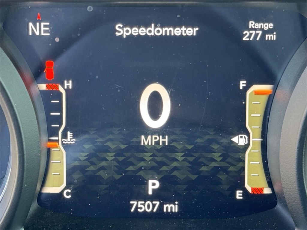 Vehicle image 16 of 30