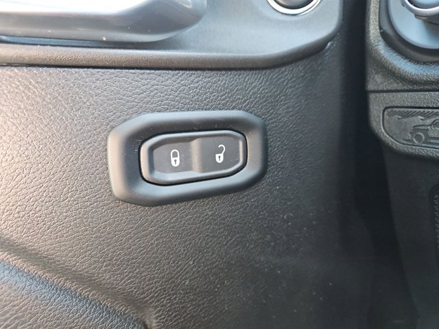 Vehicle image 52 of 62