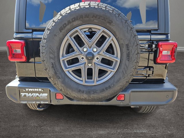 Vehicle image 28 of 62