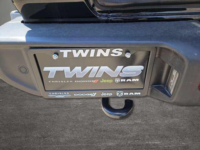 Vehicle image 30 of 62