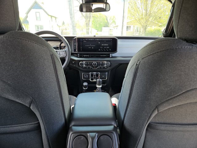 Vehicle image 24 of 62