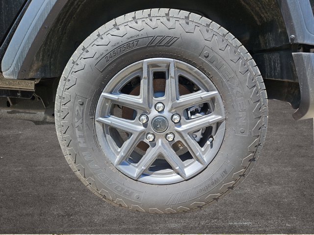 Vehicle image 34 of 62