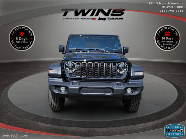 Vehicle image 4 of 62