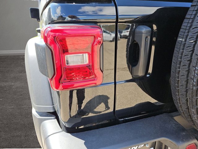 Vehicle image 38 of 62