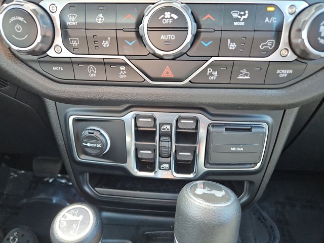 Vehicle image 58 of 62