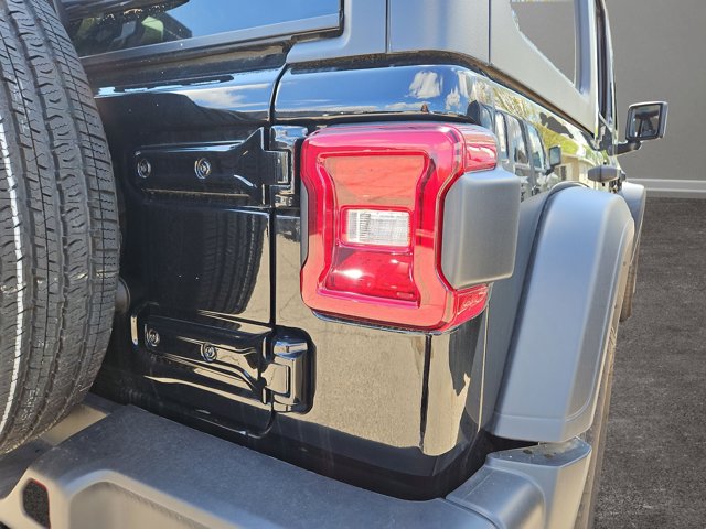 Vehicle image 39 of 62