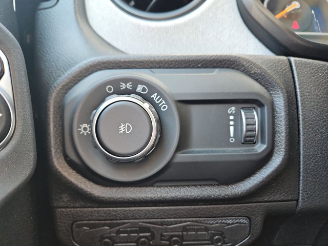Vehicle image 21 of 62