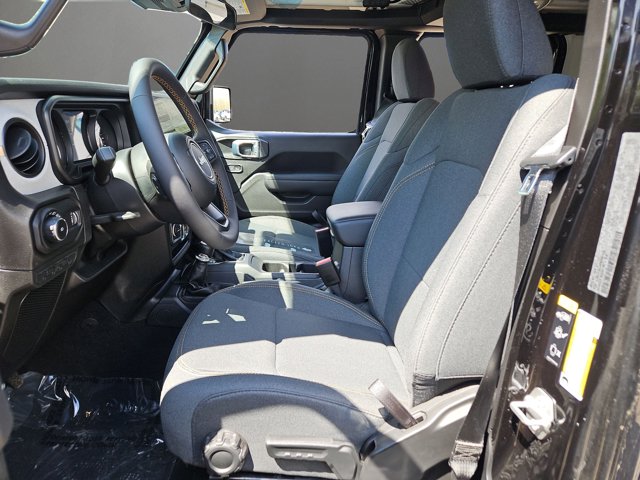 Vehicle image 11 of 62