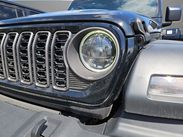 Vehicle image 37 of 62