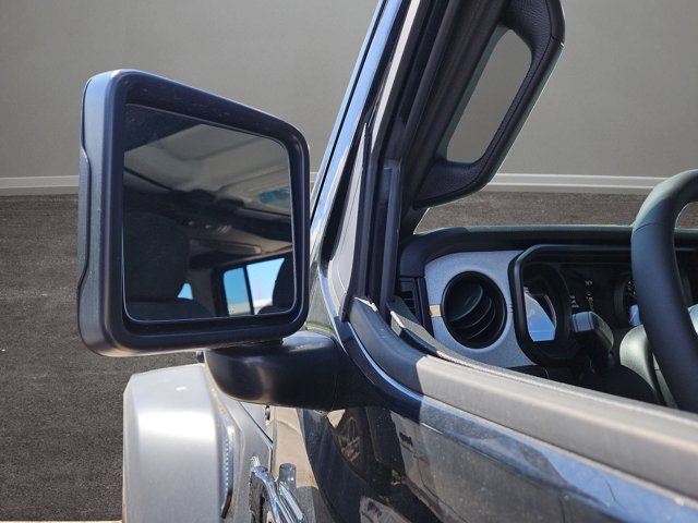 Vehicle image 36 of 62