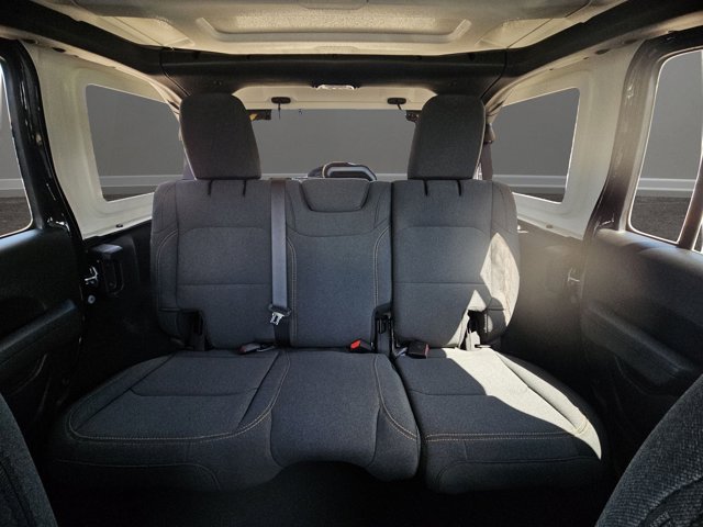 Vehicle image 17 of 62