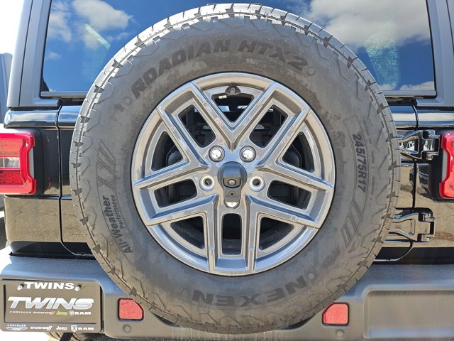Vehicle image 31 of 62