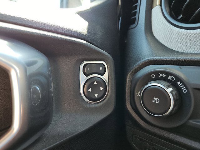 Vehicle image 53 of 62