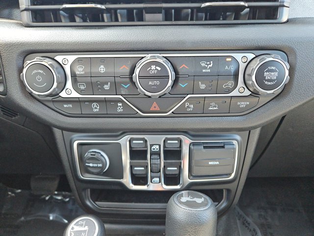 Vehicle image 43 of 62