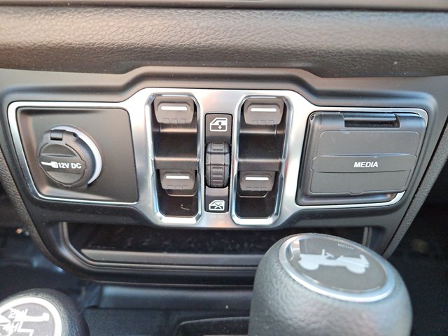 Vehicle image 51 of 62