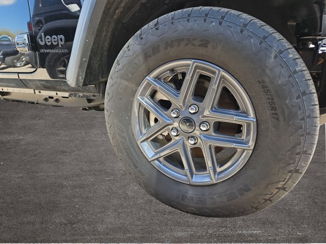 Vehicle image 32 of 62