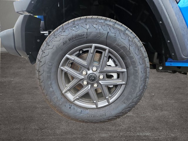 Vehicle image 27 of 66