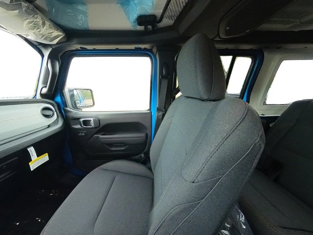 Vehicle image 64 of 66