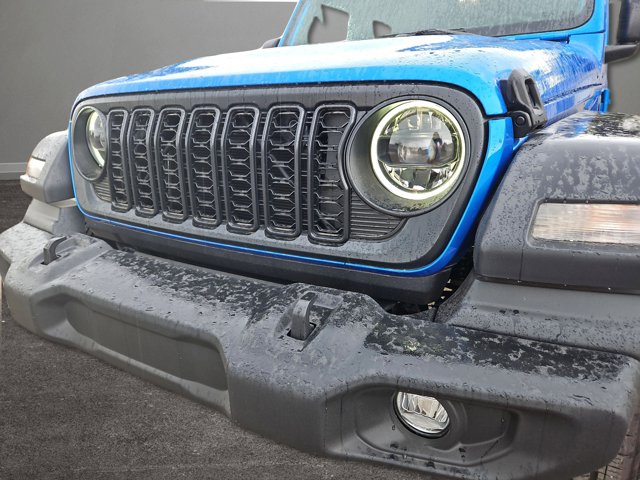 Vehicle image 29 of 66