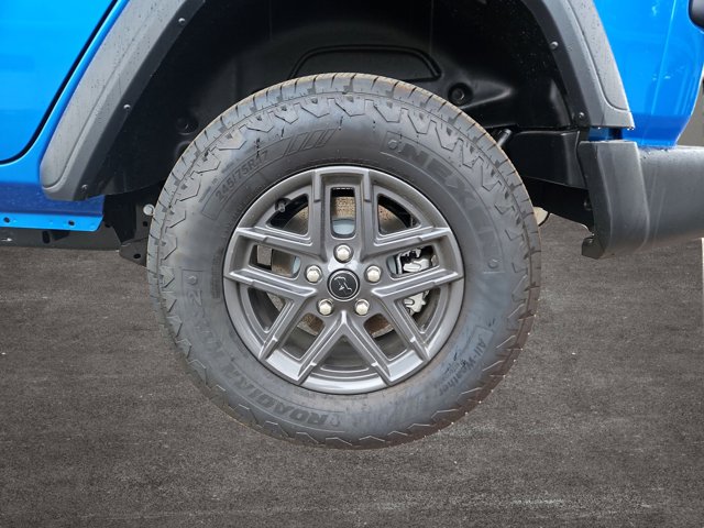 Vehicle image 26 of 66
