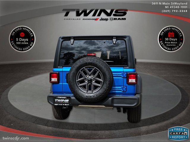 Vehicle image 10 of 66