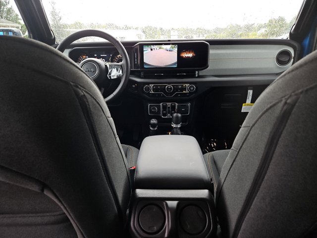 Vehicle image 41 of 66