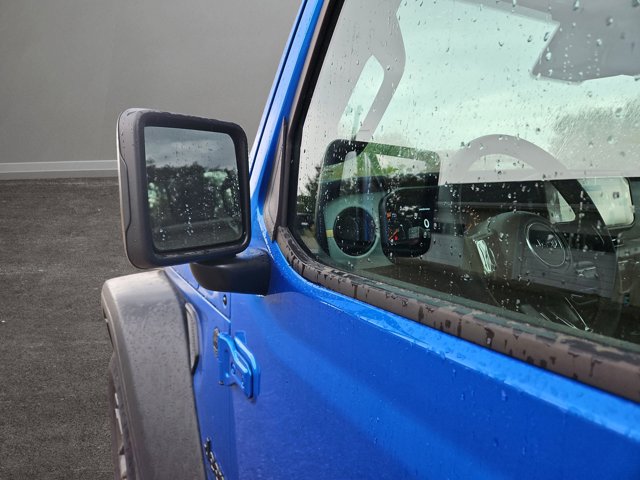Vehicle image 28 of 66